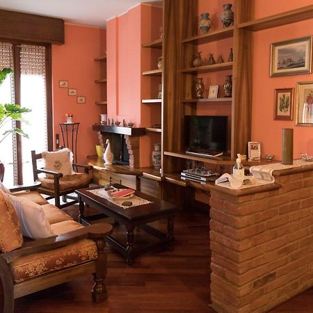 A Casa Di Anna, Elegant Flat In Cremona Appartement Buitenkant foto