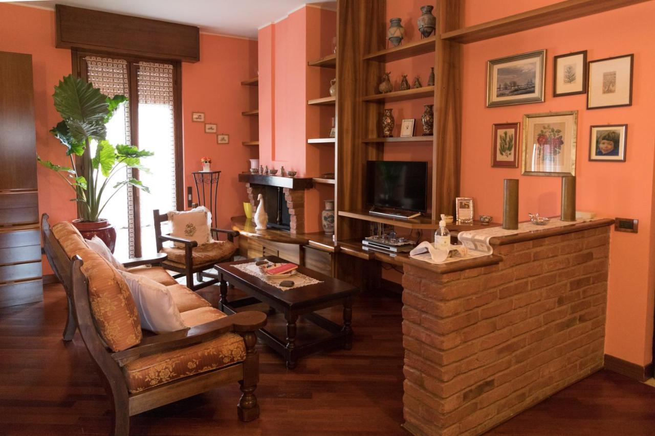 A Casa Di Anna, Elegant Flat In Cremona Appartement Buitenkant foto